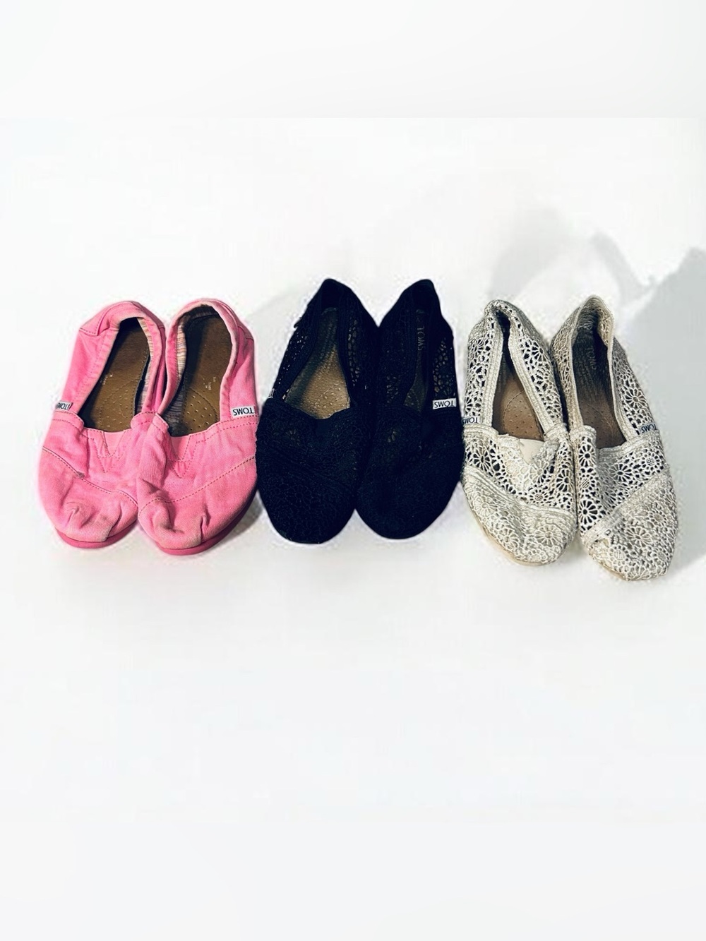 Toms Slip-ons Shoes Womens Black Lace, Cream Lace & Bright Pink Lot of 3 Sz 6.5